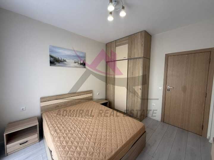 Дава се под наем Двустаен апартамент в Варна, Бриз - 65 кв.м за 518.67 € - Снимка #2