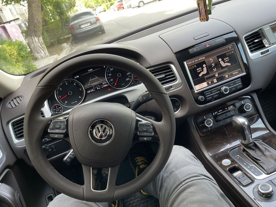 Vand touareg R line VALABIL Luna asta ! (Fara schimb)