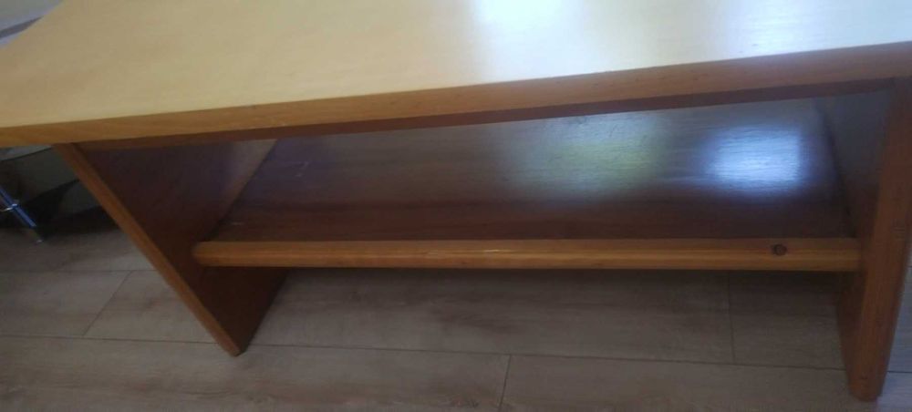 Дървена маса (чам) ръчно изработена