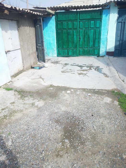 Уй сотилади 4 хонадан иборат