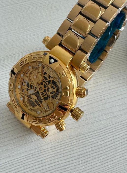 Продам часы новые не дорого