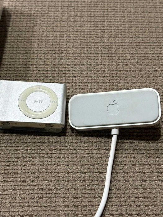 iPod Shuffle 2nd Generation Silver - Pachet Complet de Colecție A1204