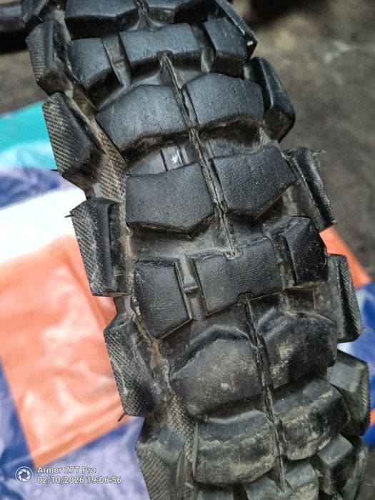 Продам покрышку для мотоцикла.