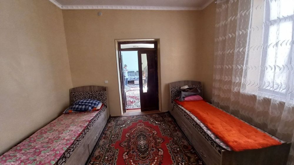 Uy (hovli) sotiladi srochni