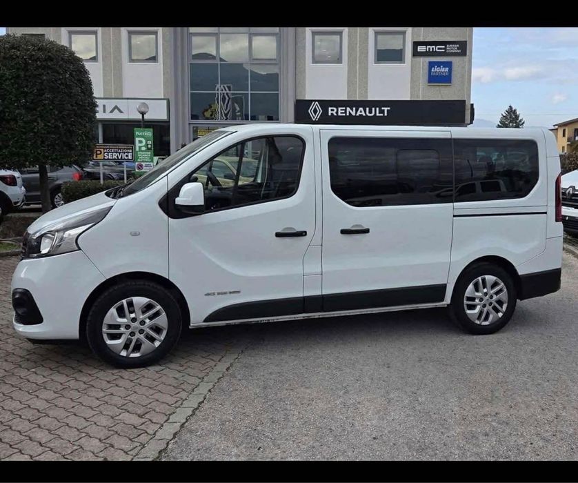 Inchiriere microbuze/ furgoane 8+1 locuri