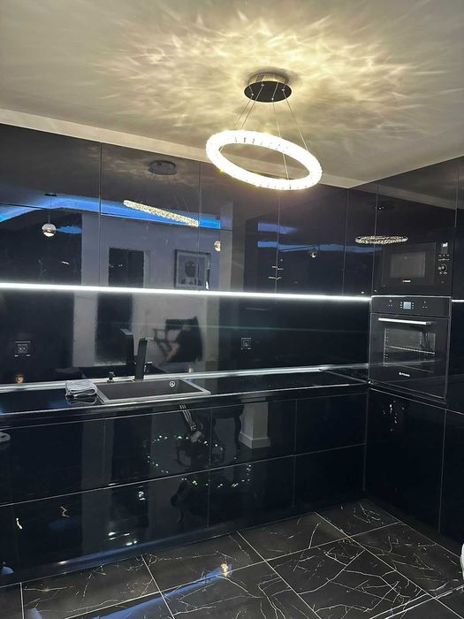 Дава се под наем Двустаен апартамент в Пазарджик, Идеален център - 80 кв.м за 897.6 € - Снимка #1