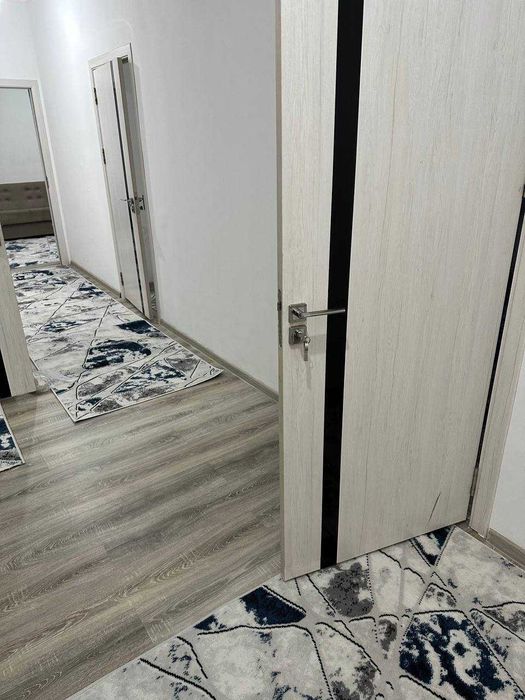 Srochno sotiladi! 2 xonali kvartira, Yangi Hayot 10, 56 m²