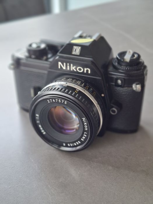 Обектив Nikon 50мм 1.8 + Nikon EM