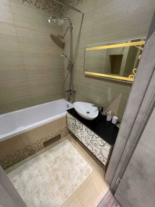 МАКСИМ ГОРЬКИЙ 2 комнат СДАМ МЕТРО бий буз базар сайрам улица