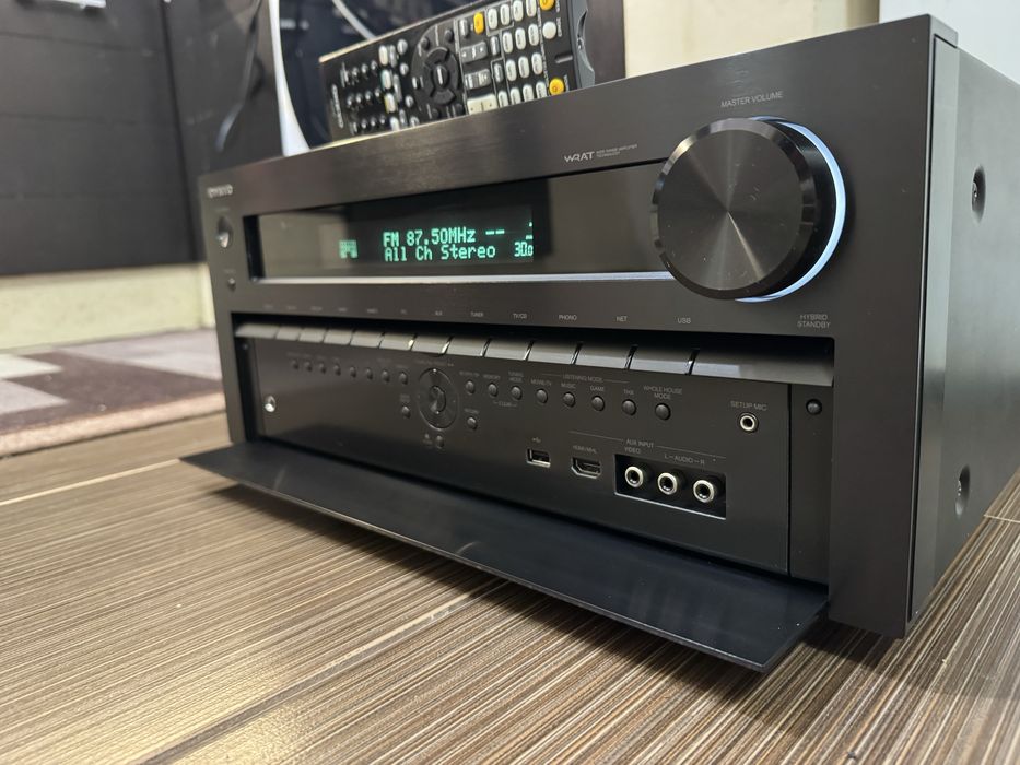 Onkyo TX-NR828 Bluetooth Wi-Fi