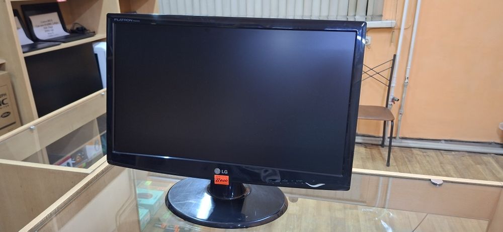 Монитор LG 2243s