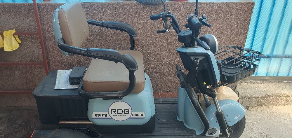Triciclu electric mini rdb