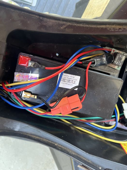 Акумулаторна детска количка