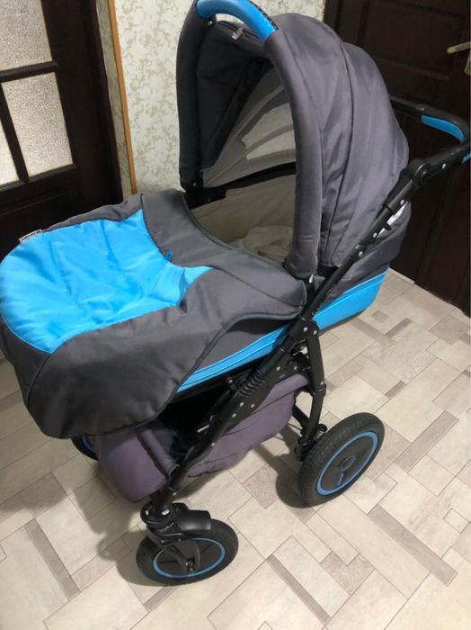 Продам коляску 3в1