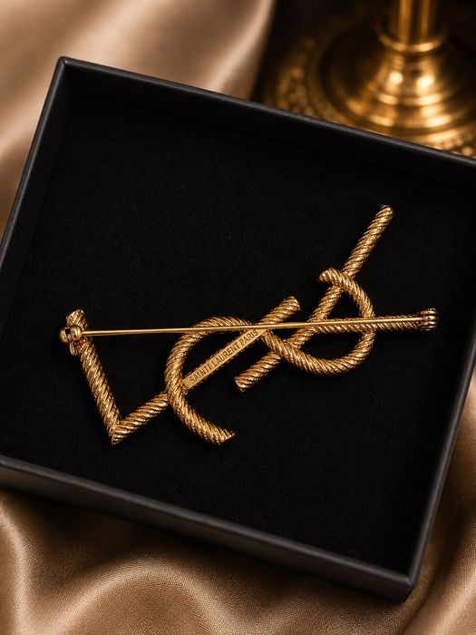 Брошка YSL C*H*A*N*E*L