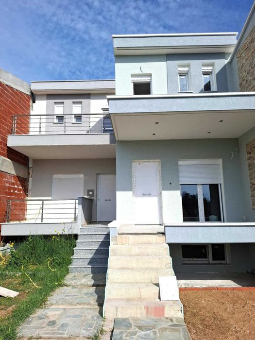Продава нова къща-мезонет с площ 68м2 двор 200м2 в Неа Врасна, Гърция
