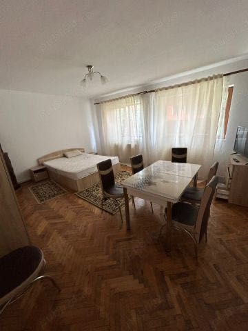 Inchiriez Apartamente 3 camere la vila termen lung minim 6 luni Rasnov ...
