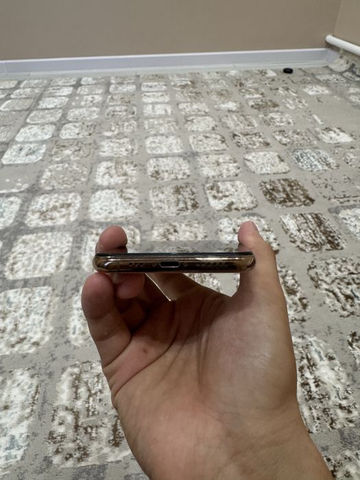 Айфон 11 про продам срочно