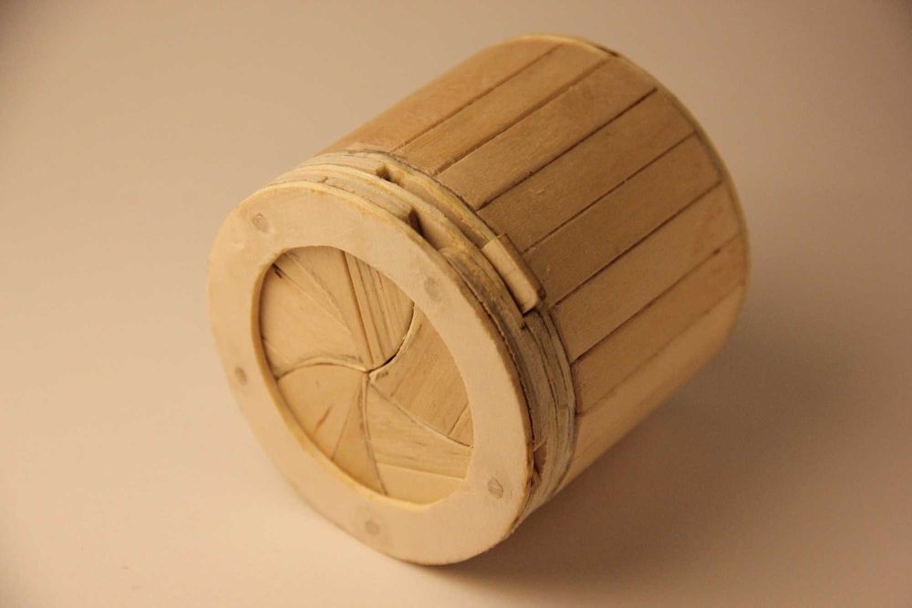 Дървена кутия с капак тип бленда