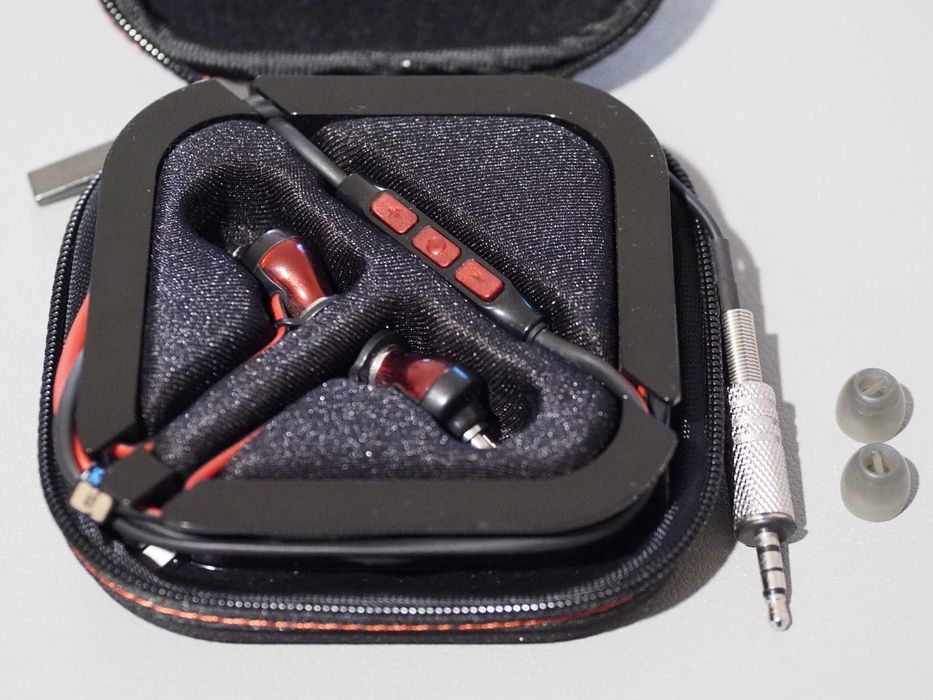 Sennheiser Momentum In Ear cu Fir