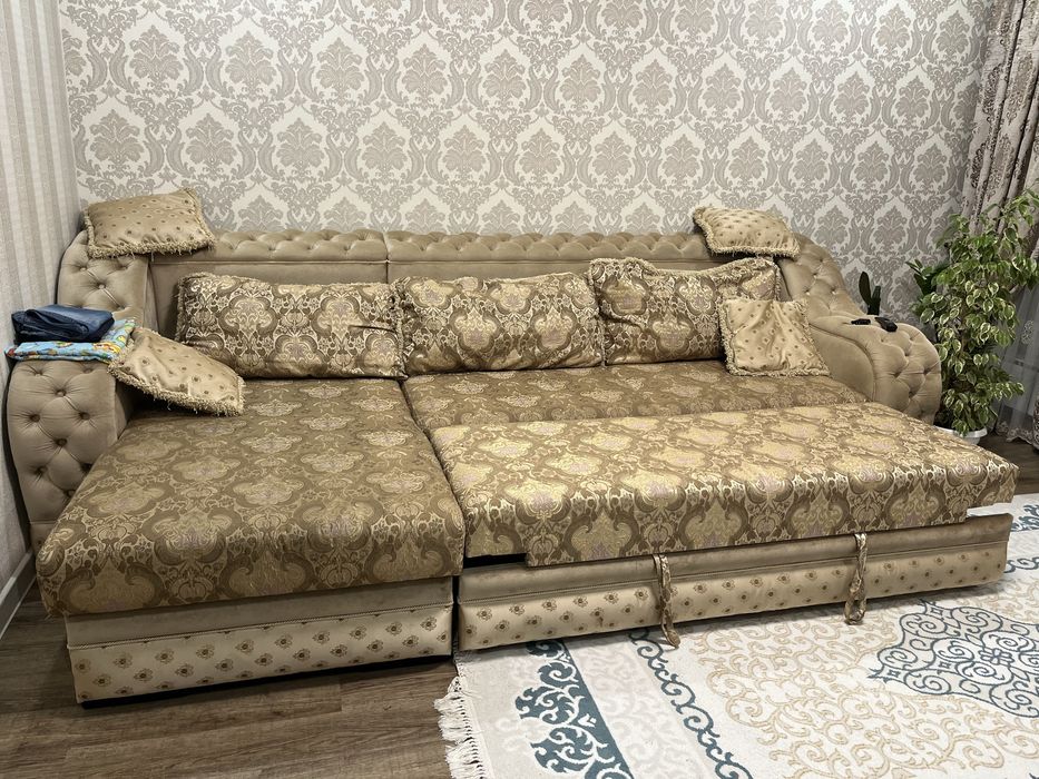 Угловой диван в зал