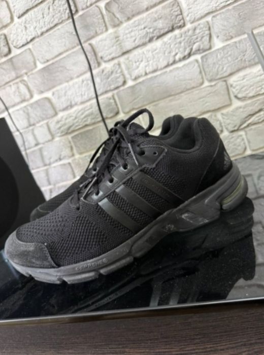 Oригинальные кроссовки Adidas