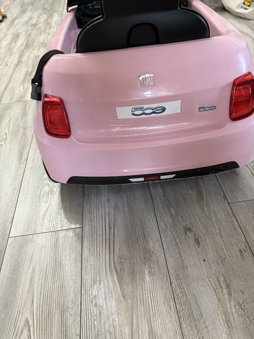 Masina fiat electrica  roz .Vandut