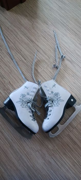 Продам коньки 31 р