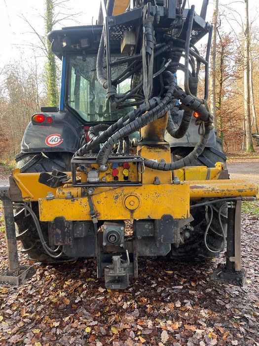 Tractor Valtra T191H 210CP separat macara forestiera cu telecomanda