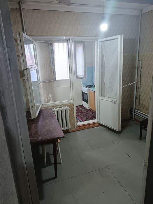 Sergelı 8   2 xonalı uy 4 Etaj bohcha maktablar yaqin 350$