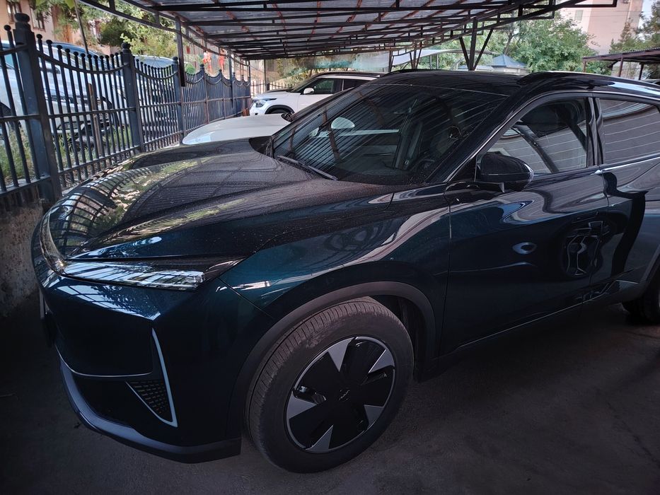 Продается Dongfeng Aeolus L7 гибрид.