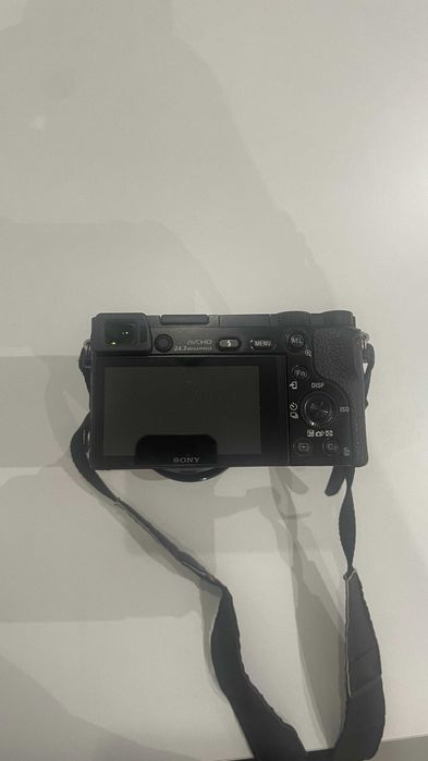 Camera Sony a6000 + obiectiv Sony OSS 18-200 f3.5-6.3