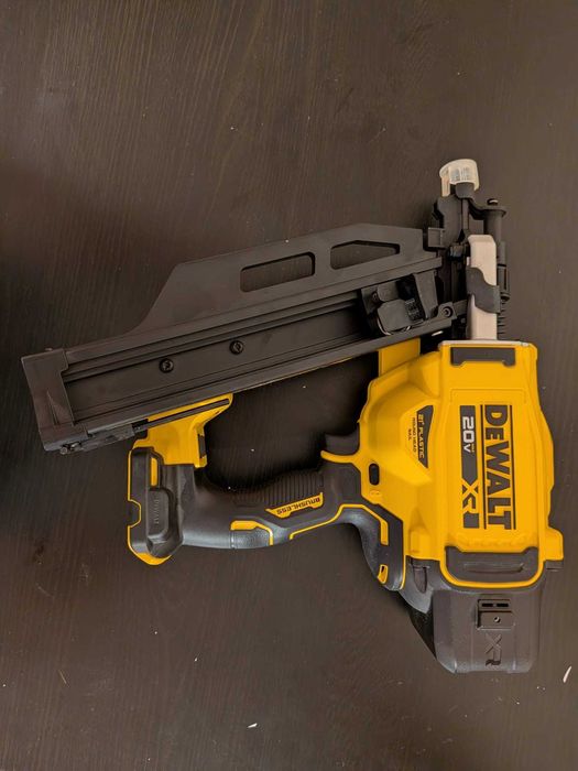 Pistol cuie DeWalt DCN920 – NOU, nefolosit