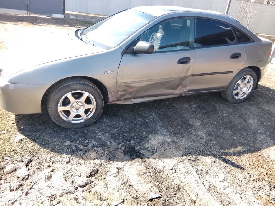 Продам Мазду 323 96 год