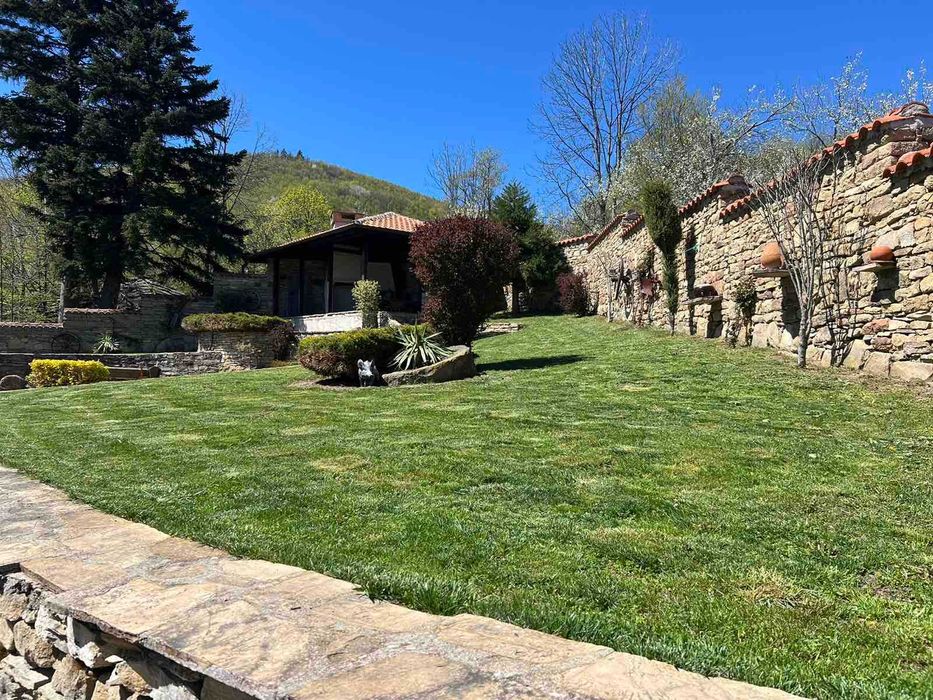 Продава се Къща в с. Конарското, Област Габрово - 246 кв.м за 793 €/кв.м - Снимка #3