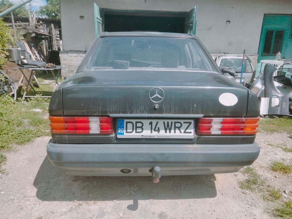 Vând Mercedes 190