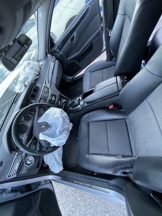 На Части w212 Mercedes E 200 cgi Автомат/Бензин