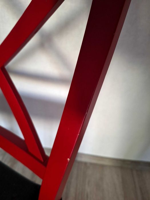 Четири дървени стола