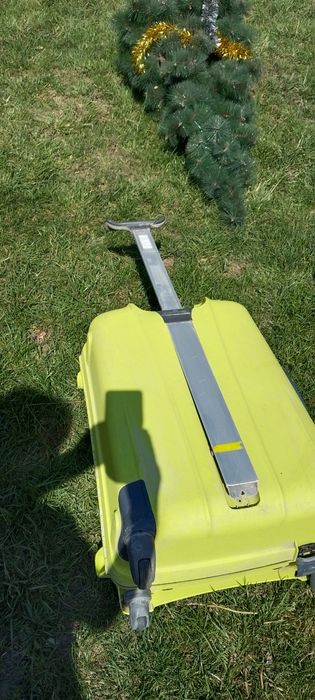 Чемодан продам бу