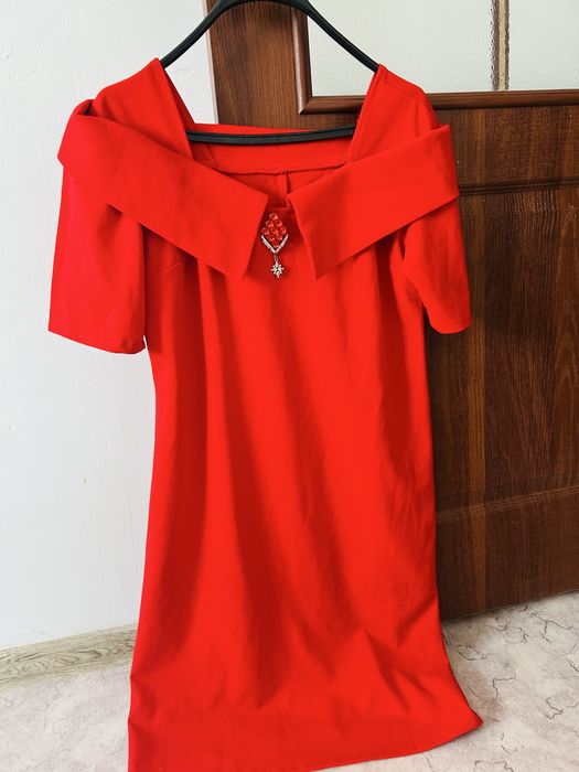 Киімдер сатылады