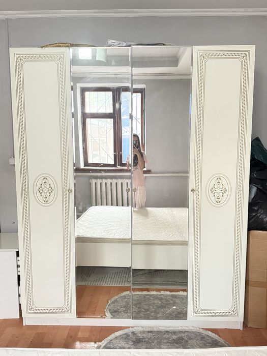 Продается спальный гарнитур