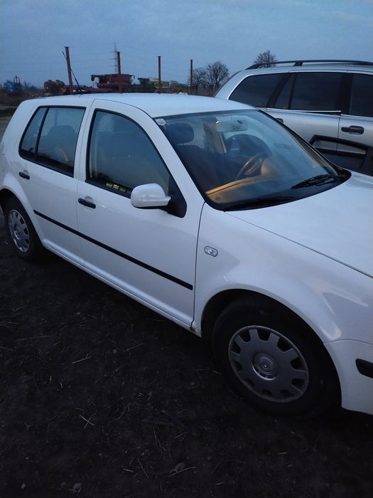 Golf IV 1.6 benzina