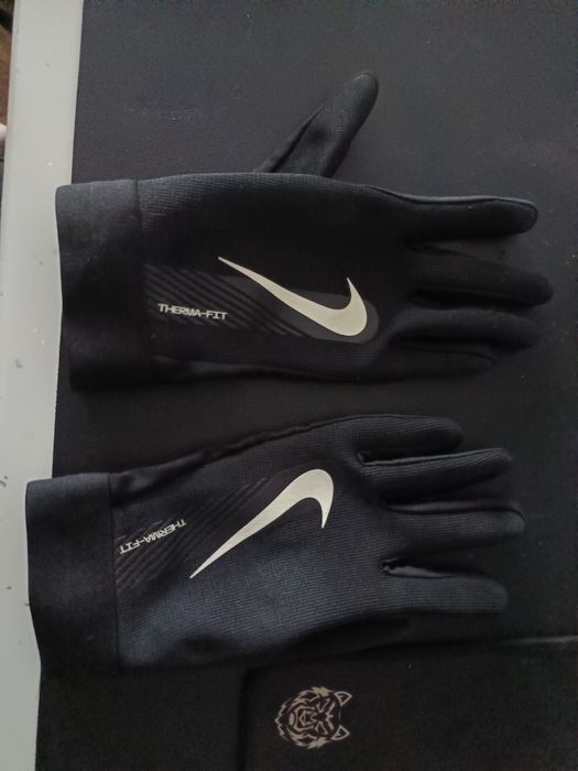 Mănuși nike de vânzare