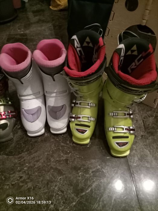 Ски обувки употребявани.