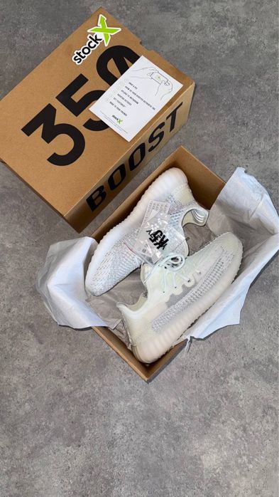 Yeezy Boost 350 V2 Cloud White