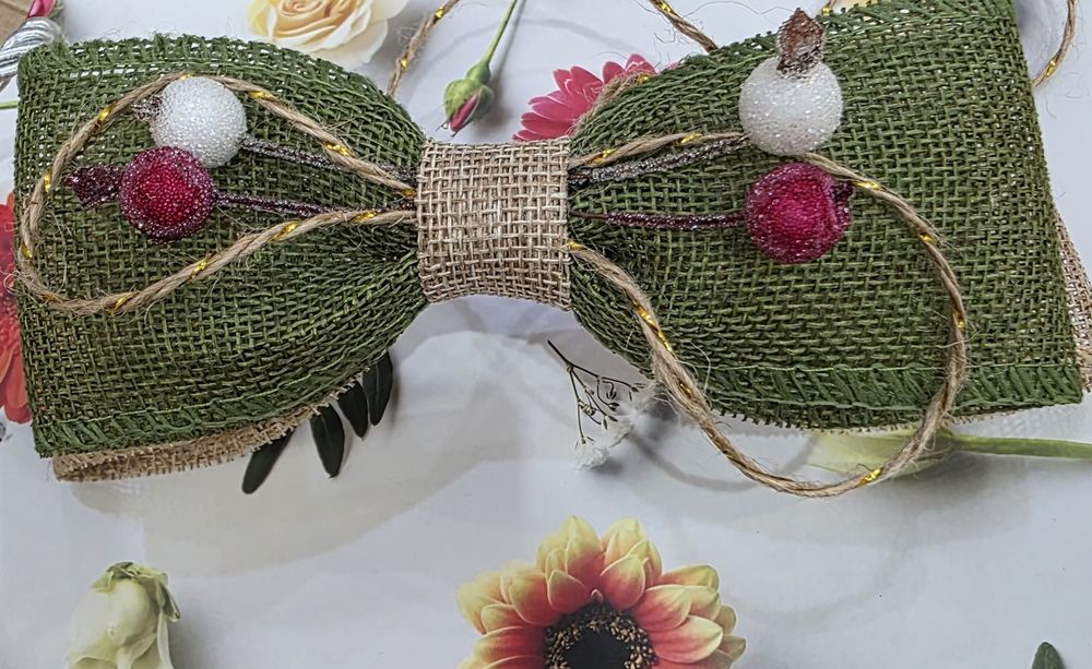 Подарочный бант из джутовой ткани