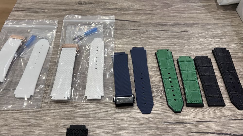 Продавам нови HUBLOT каишки от висококачествен каучук' и закопчаване