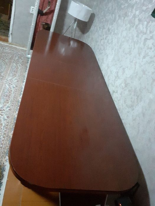 Стол   семейный- гостевои.