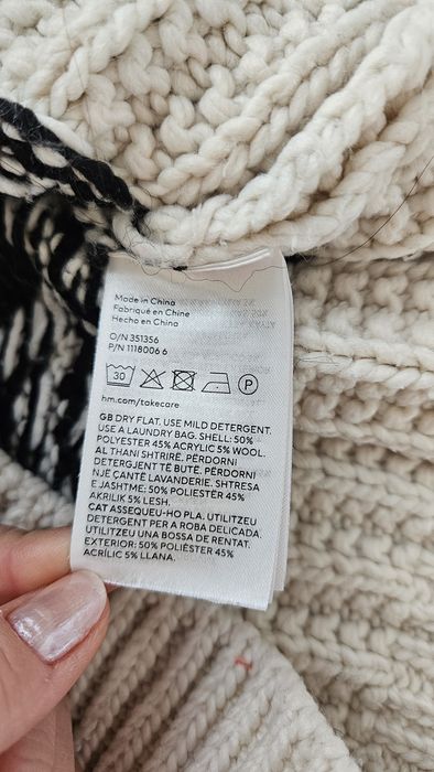 H&M пуловер с ресни, размер S-M