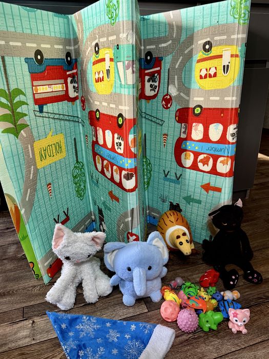 Крврик игровой и игрушки